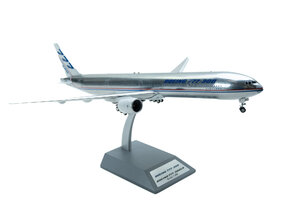 Boeing 777-367 Boeing House Colors, Poliert